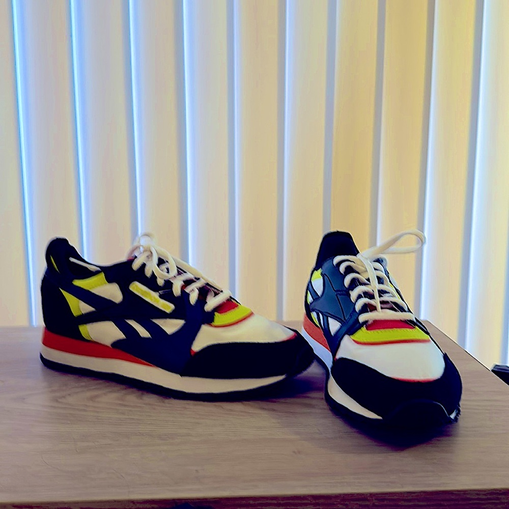 Brand New Classic Reebok sneakers - Picture 1 of 1